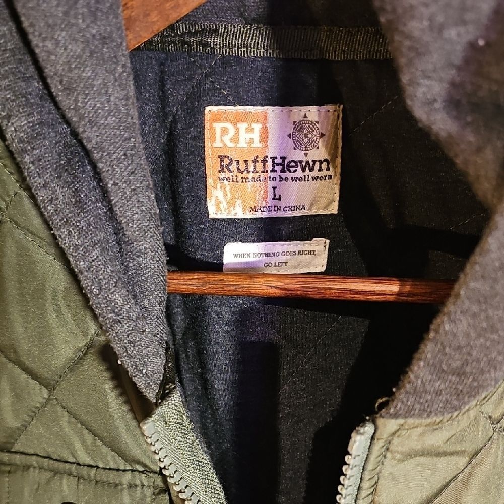 Ruff Hewn Quilted Vest with Hood - Olive and Charcoal SIZE L - Picture 2 of 5
